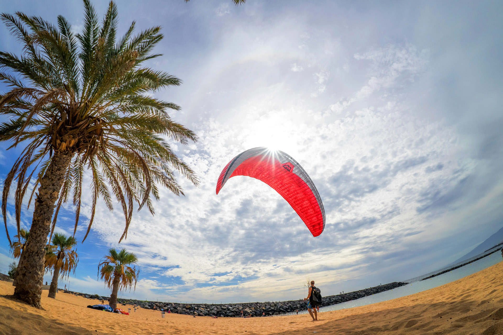 Paradis - red - on the beach