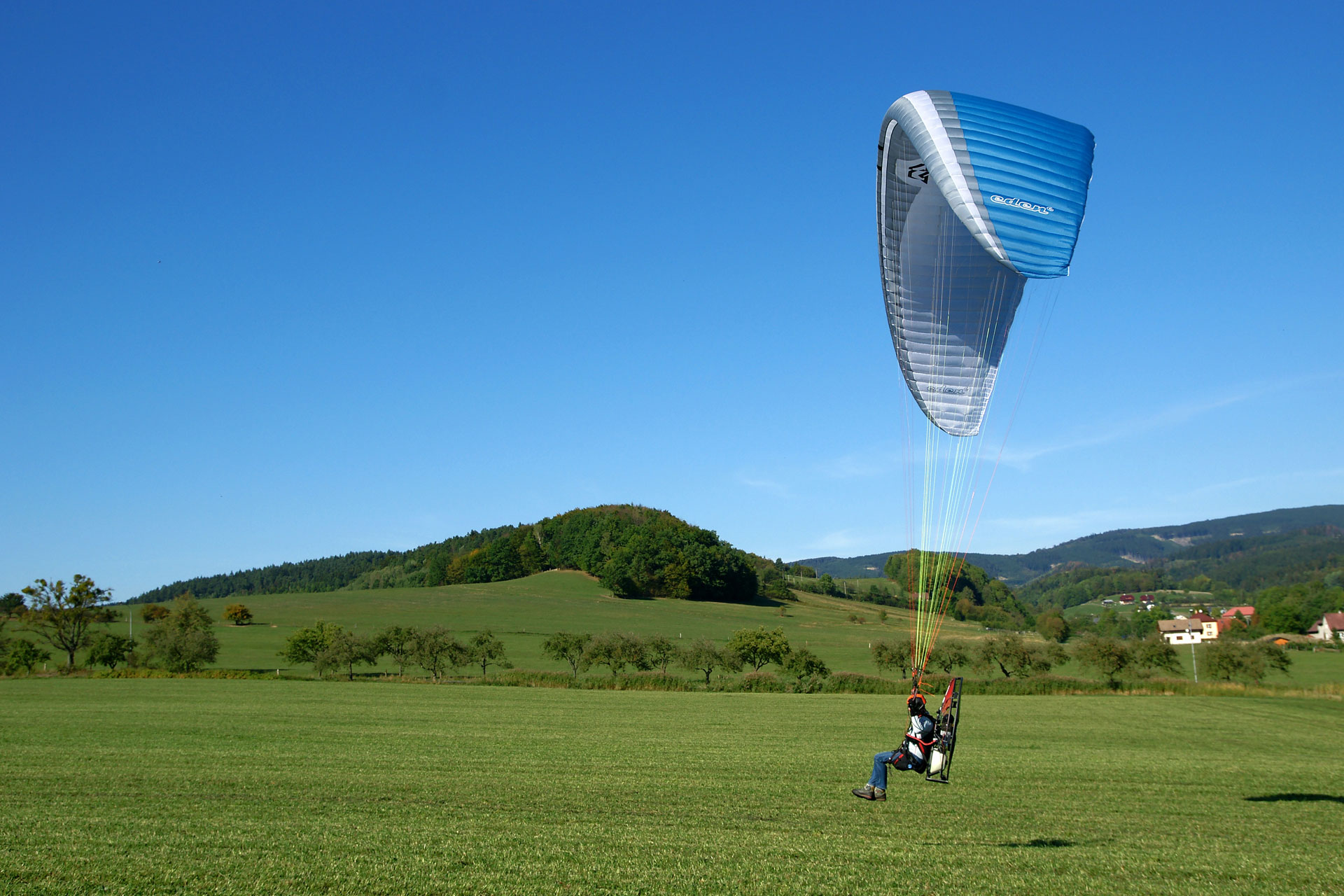 Eden 6 Powered - blue