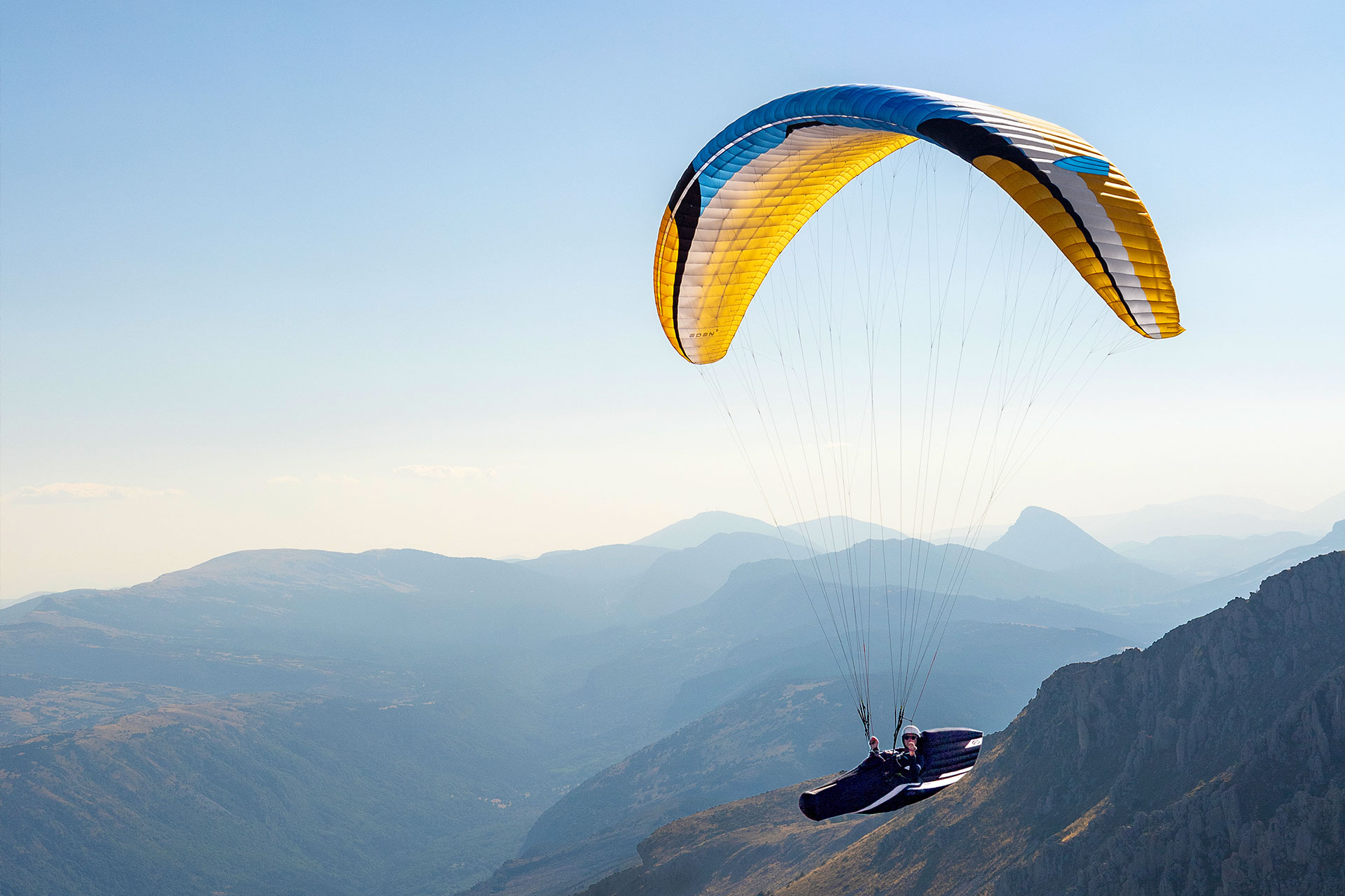 Eden 8 - gold - Photos by Charlie King